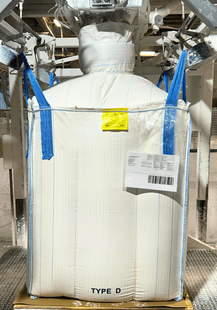 Chemical fertilizer jumbo bag Large Anti-static bulk bags in warehouse.